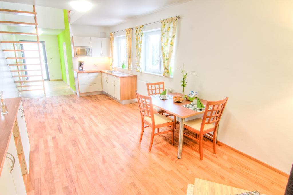Jungingers Aparthotel Holzheim  部屋 写真